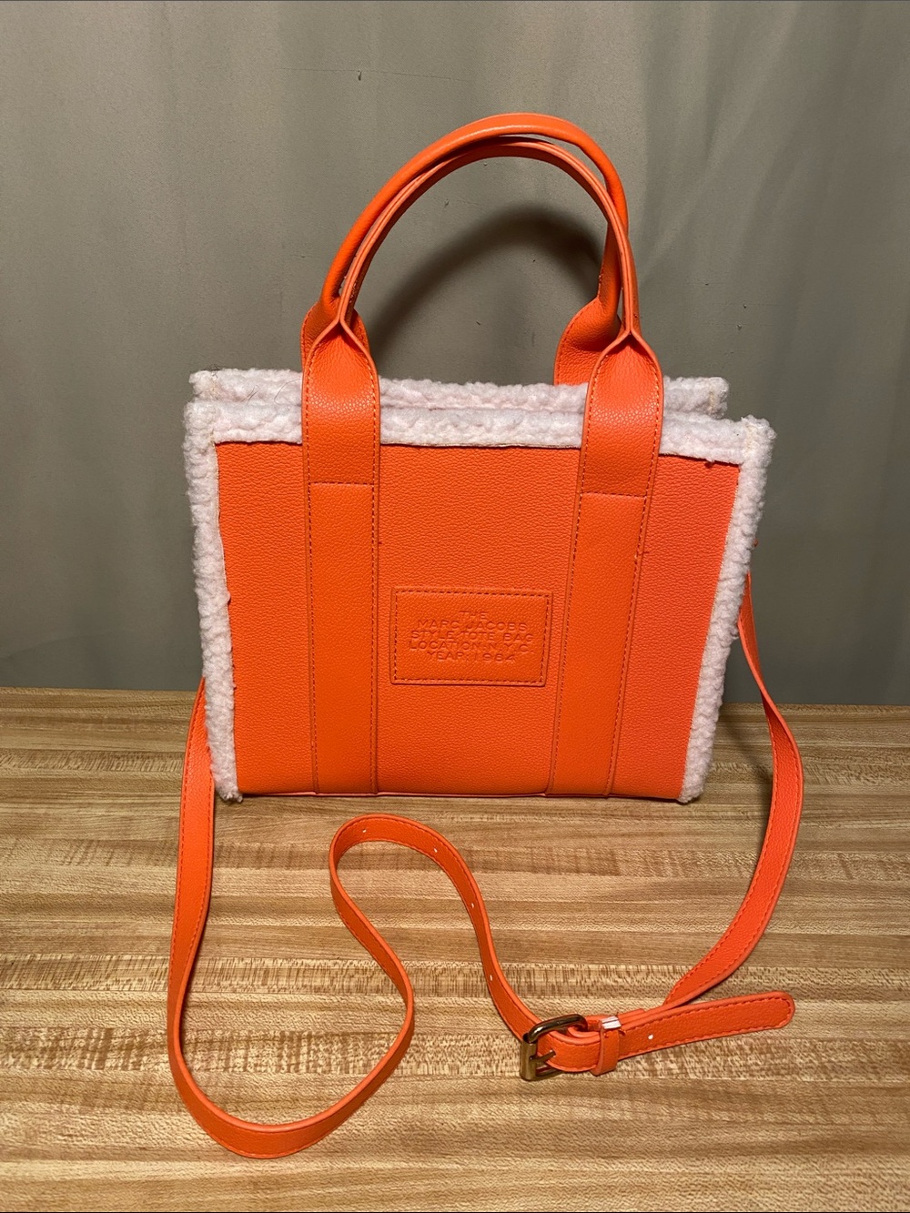 Marc Jacobs The Tote Bag “Teddy Trim Orange - Picture 3 of 15